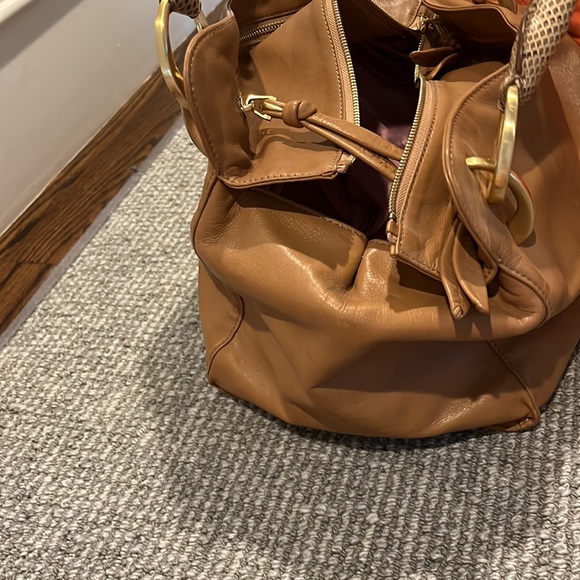 Elie Tahari shoulder bag - Picture 3 of 5